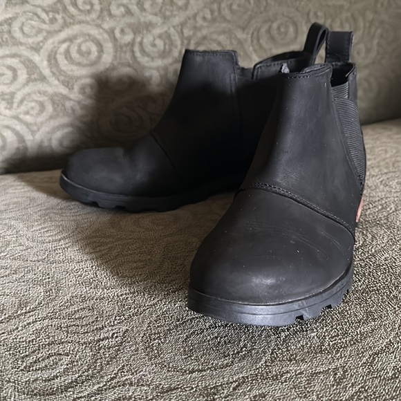 Women’s Sorel Emilie Chelsea Boots size 6.5!! - Picture 4 of 6